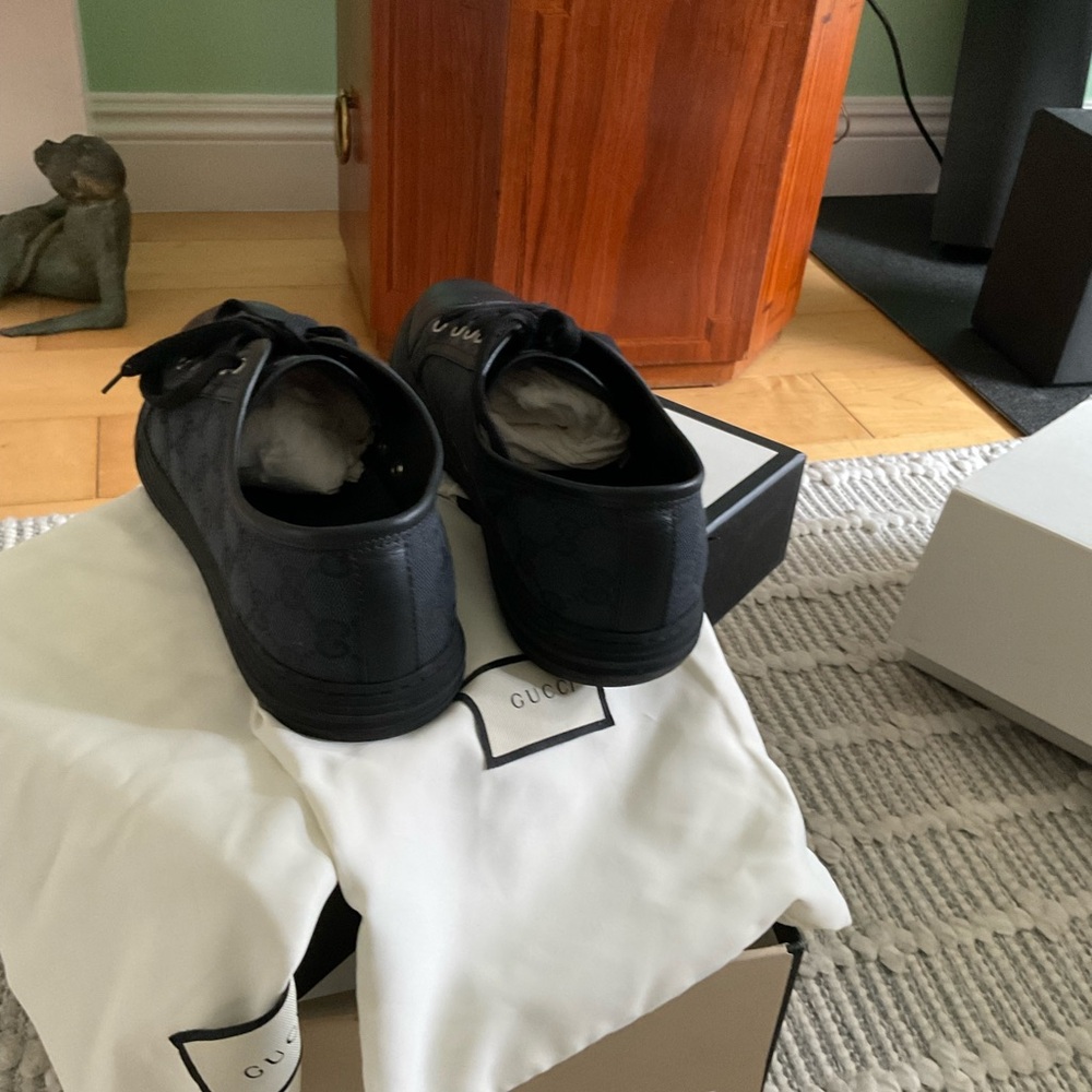 Men's Black Gucci Sneakers - Picture 3 of 6